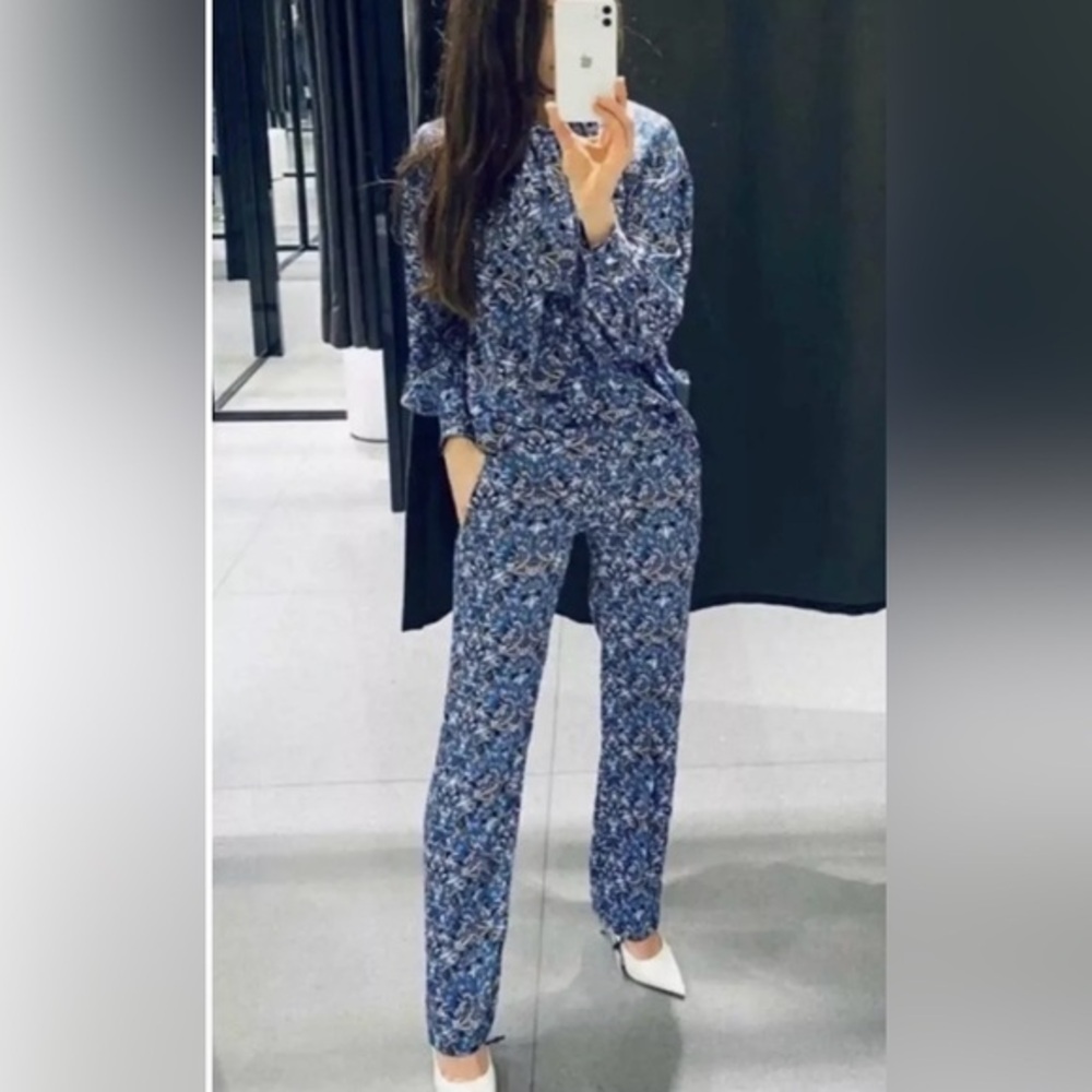 ZARA‎ Women's blogger faforite blue floral print satin straight leg pants Size M